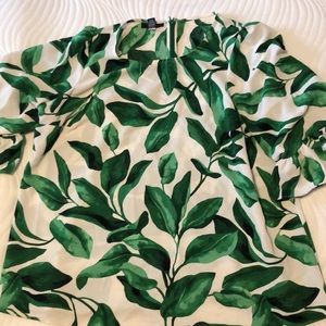 Alfani womens 1x green blouse with flowy arms. Excellent preowned condition